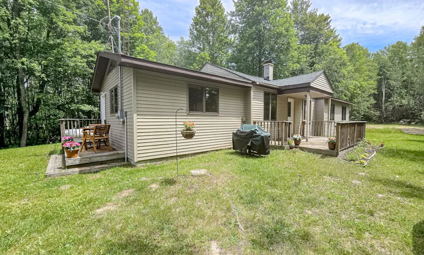 Secluded Home with Firepit, Gas Grill, WIFI, WFH Station & Private W/D
