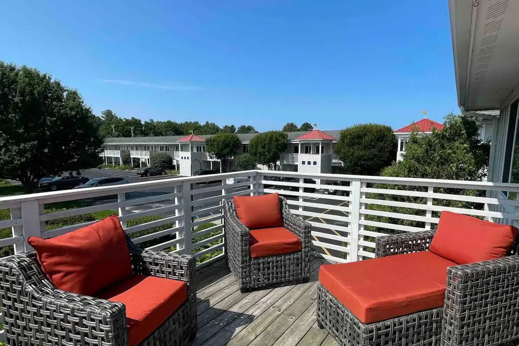 Northern Light Condominiums - Jack's Perch