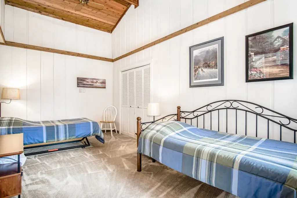 Harbor Country Family Lodge