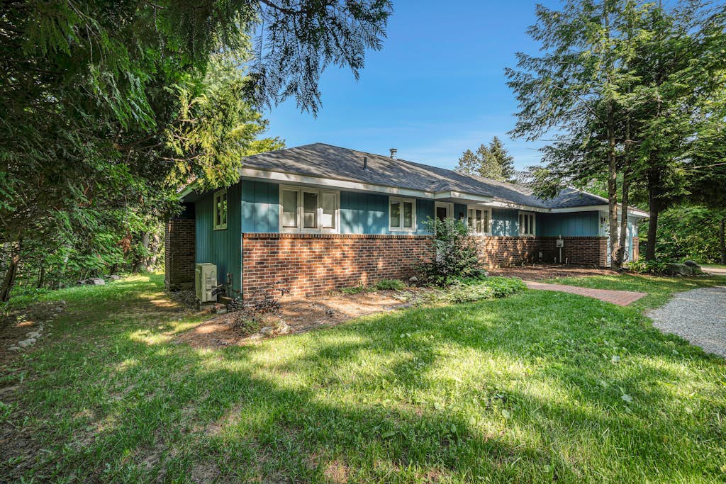 Quaint waterfront home with beach, dock, sweeping views, fast WiFi & W/D
