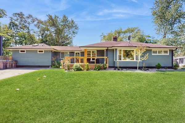 Lovely home with hot tub, pool, two kitchens, enclosed backyard, firepit & grill