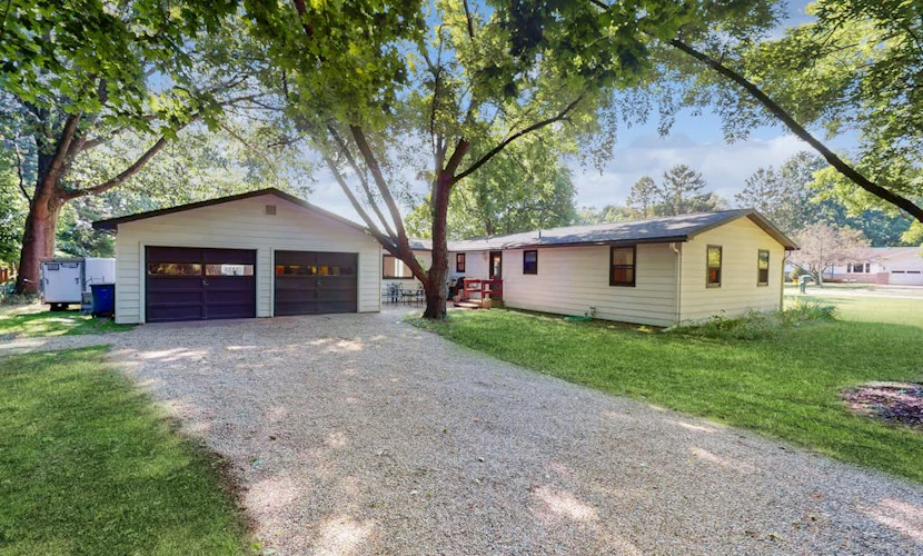 Peaceful Home with Firepit, Gas Grill, WIFI, Private W&D & Nearby Beach Access