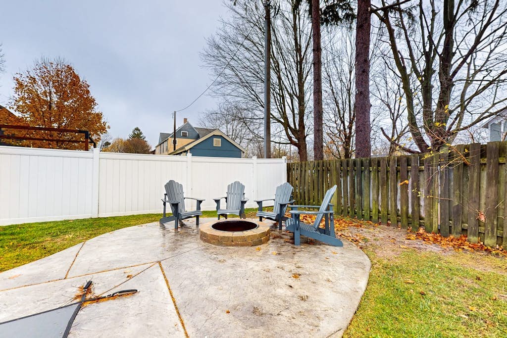 Spacious Home Near South Beach, w/ a Pool, Hot Tub, Game Room, & Fenced in Yard