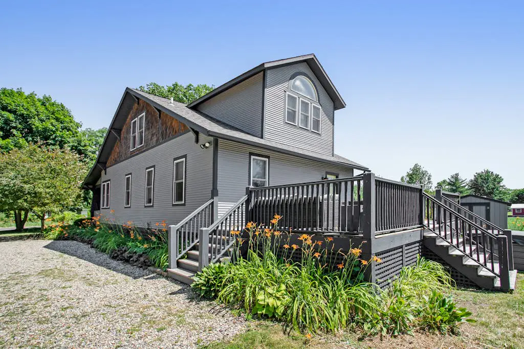 Three Oaks Retreat
