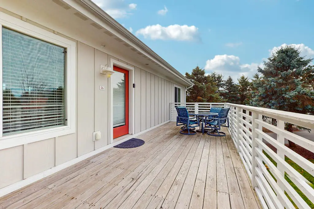 Northern Lights Condominiums - Blue Star Bliss