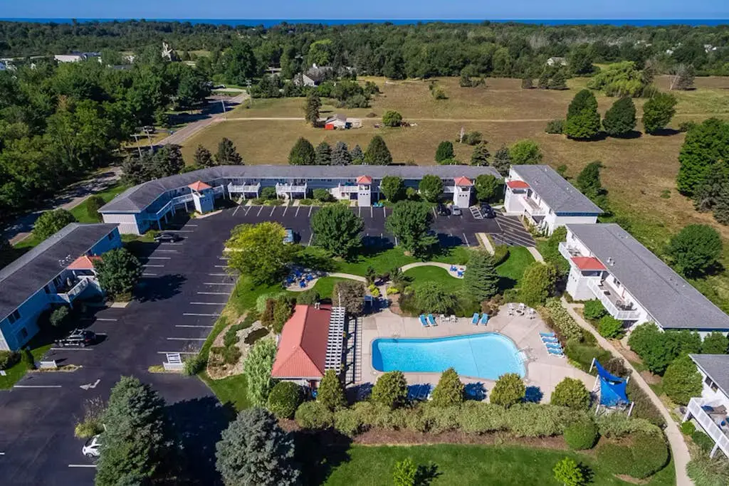 Northern Lights Condominiums - Blue Star Bliss