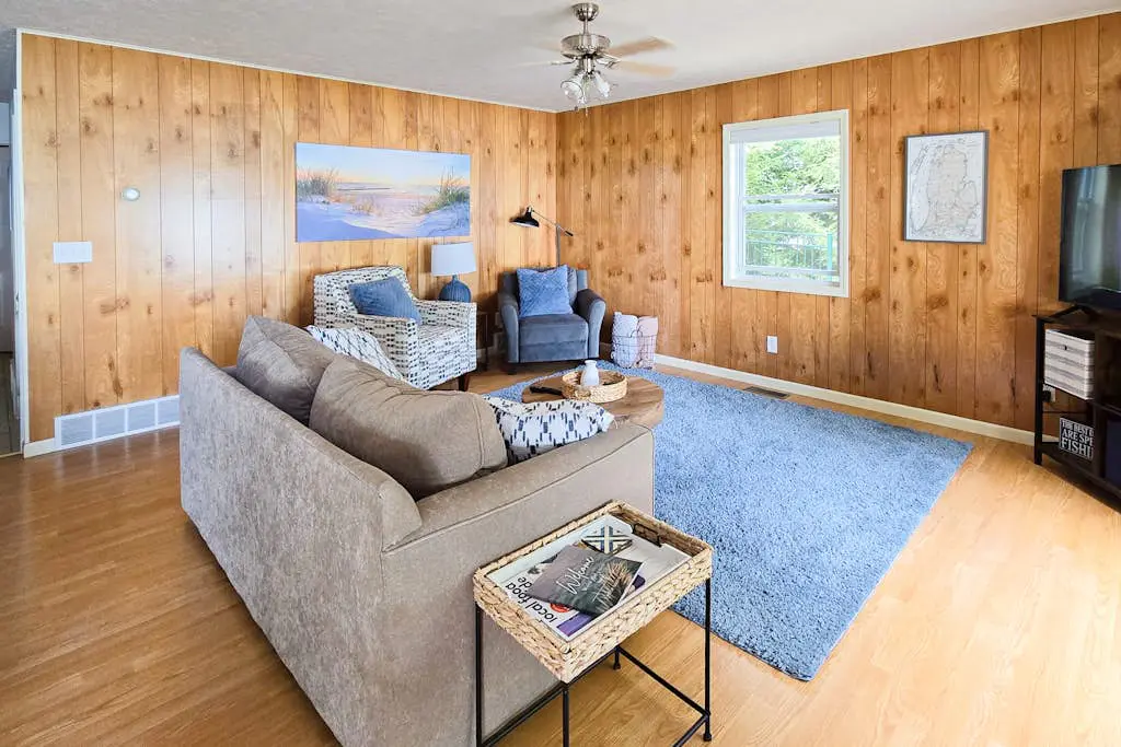 Dune Hideaway: On Little Glen Lake