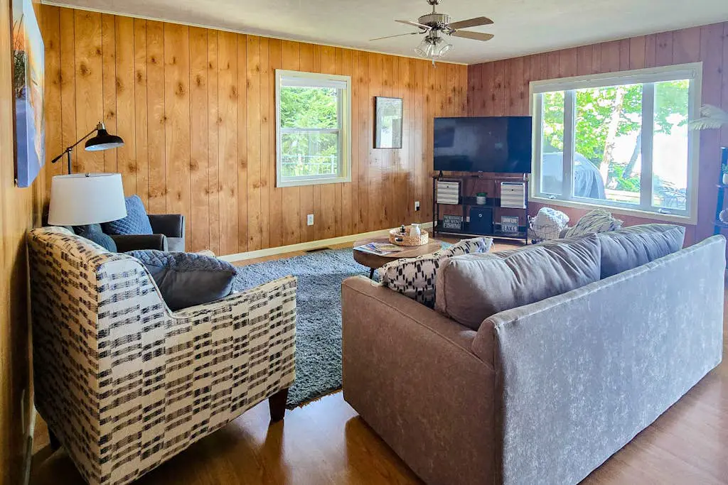 Dune Hideaway: On Little Glen Lake