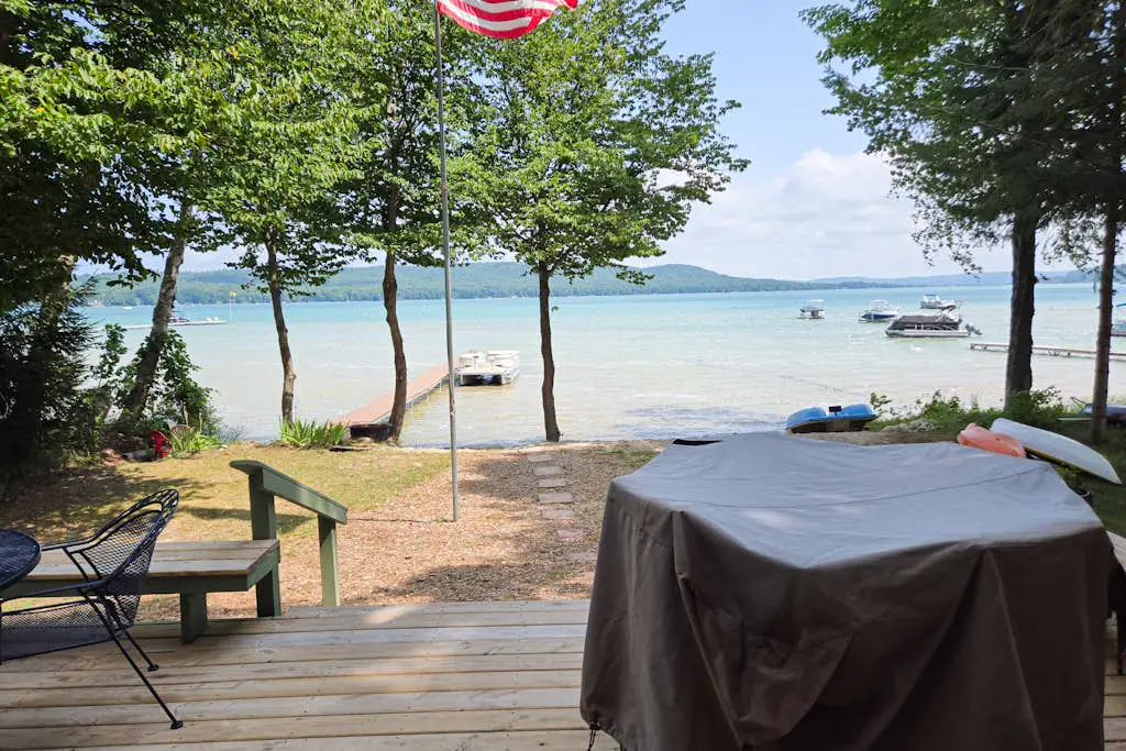 Dune Hideaway: On Little Glen Lake