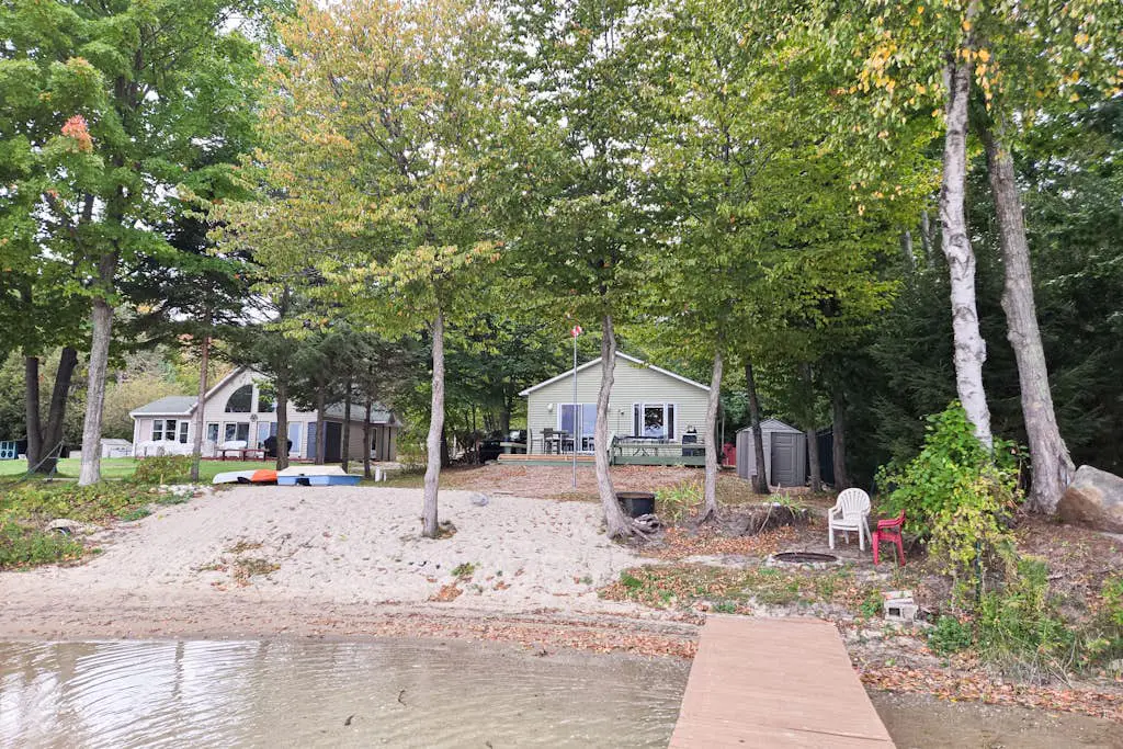Dune Hideaway: On Little Glen Lake
