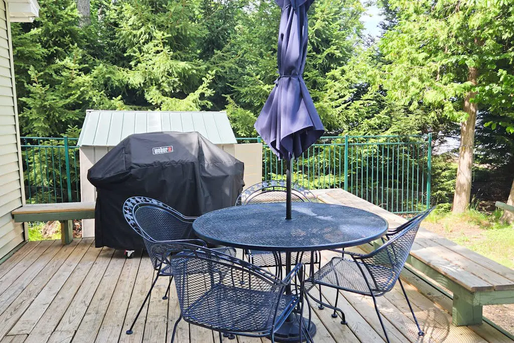 Dune Hideaway: On Little Glen Lake