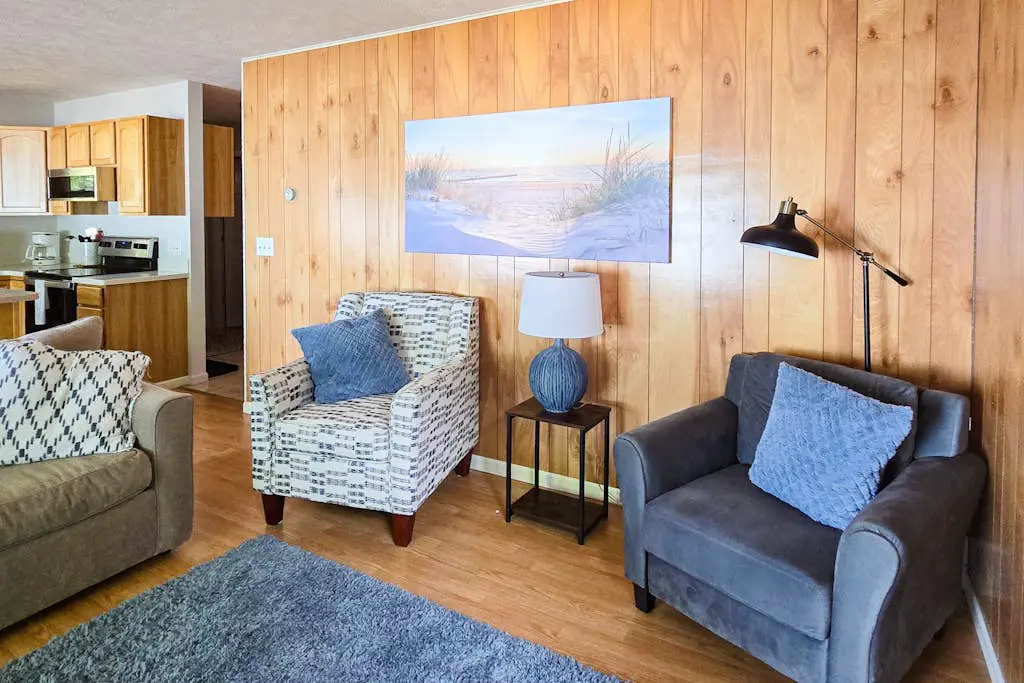 Dune Hideaway: On Little Glen Lake