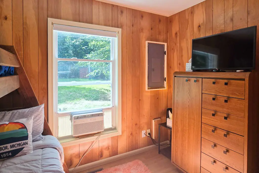 Dune Hideaway: On Little Glen Lake