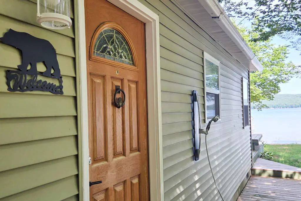 Dune Hideaway: On Little Glen Lake