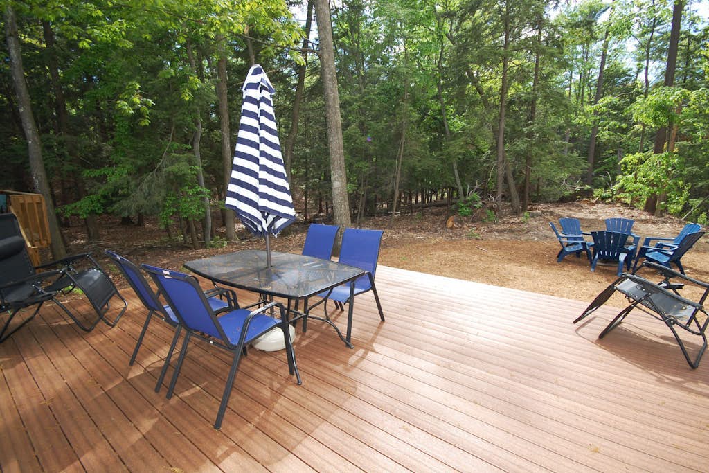 Downtown home with a firepit, deck, washer/dryer, fireplace - near the beach