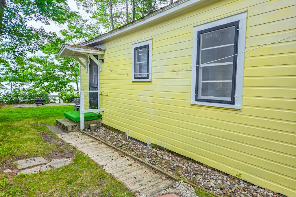 Smith Family Cottages- Cottage #1