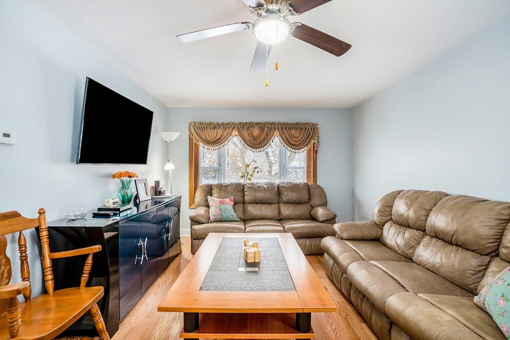 Dog-friendly house with private washer/dryer, Pack 'n Play, gas grill