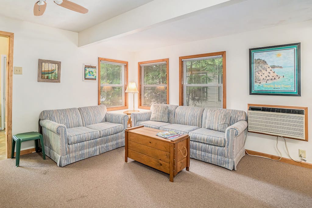 Goshorn Lake's Endless Summer | Cottage in Saugatuck w/ pool access