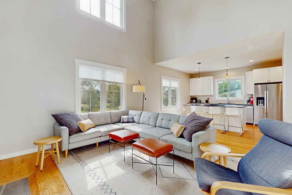 Newly-built home on a grassy lot with washer/dryer & screened deck