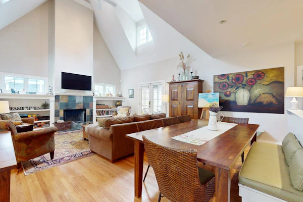 Lovely Union Pier Home with WiFi/Backyard/Firepit/Private Hot Tub/Pool