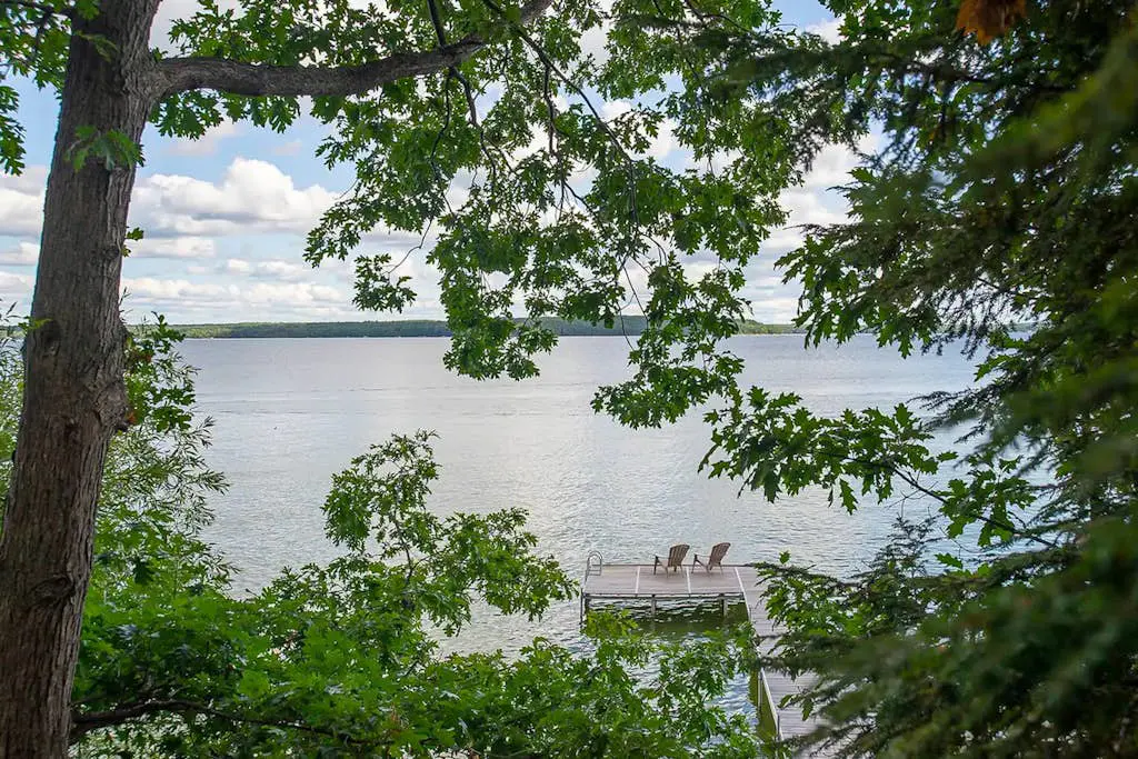 Smith Family Cottages- Lake House