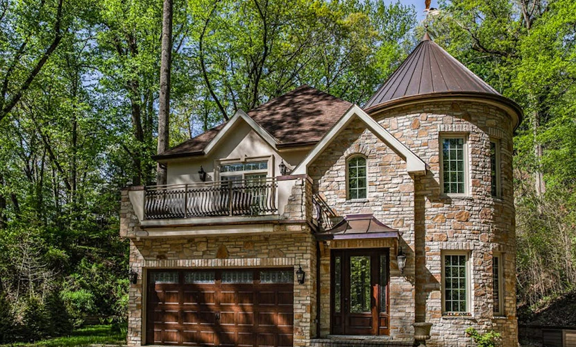 Classic home w/ private hot tub, sauna, & outdoor fireplace - 350 feet to beach