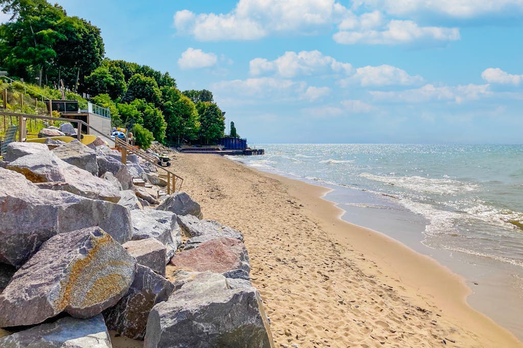 Classic home w/ private hot tub, sauna, & outdoor fireplace - 350 feet to beach