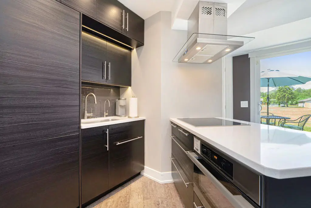 Lake Living at Northern Lights Condo 10