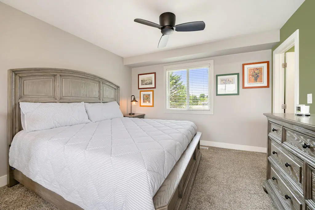 Lake Living at Northern Lights Condo 10