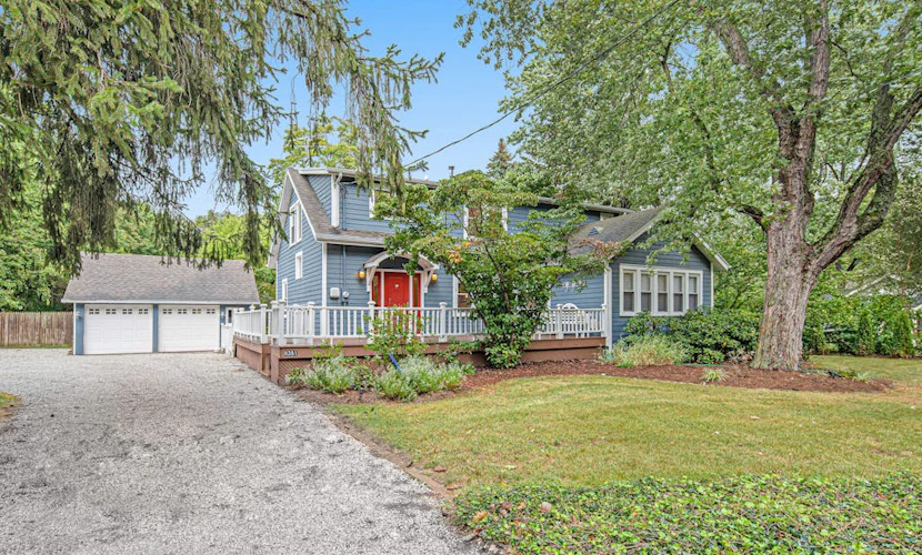 Stylish & Well-Equipped Home with Private Outdoor Pool, WiFi, Deck, Gas Grill