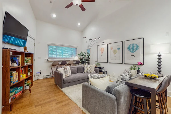 Hip, Cozy Garden & Lakeview Home w/Kitchenette, Furnished Patio, Great Location