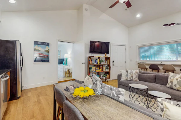 Hip, Cozy Garden & Lakeview Home w/Kitchenette, Furnished Patio, Great Location