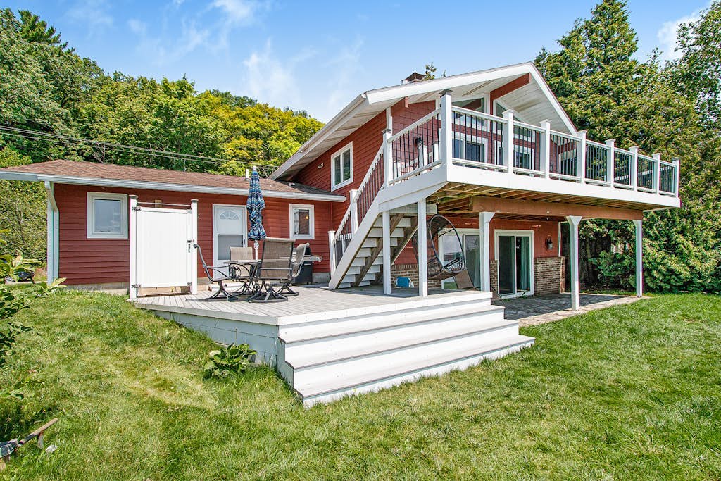 Dreamy escape on the water of Crystal Lake w/ spacious deck & private dock