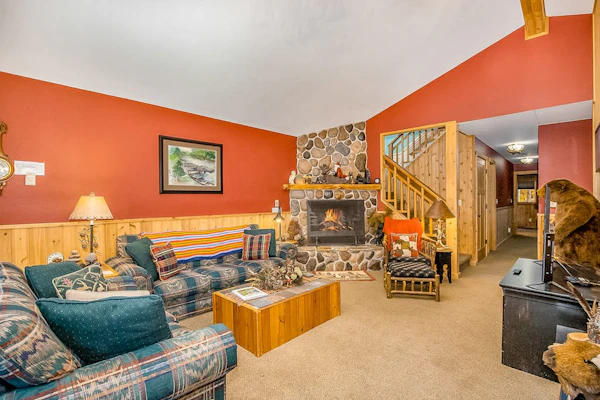 Family-friendly rustic cabin next to the slopes of Crystal Mountain