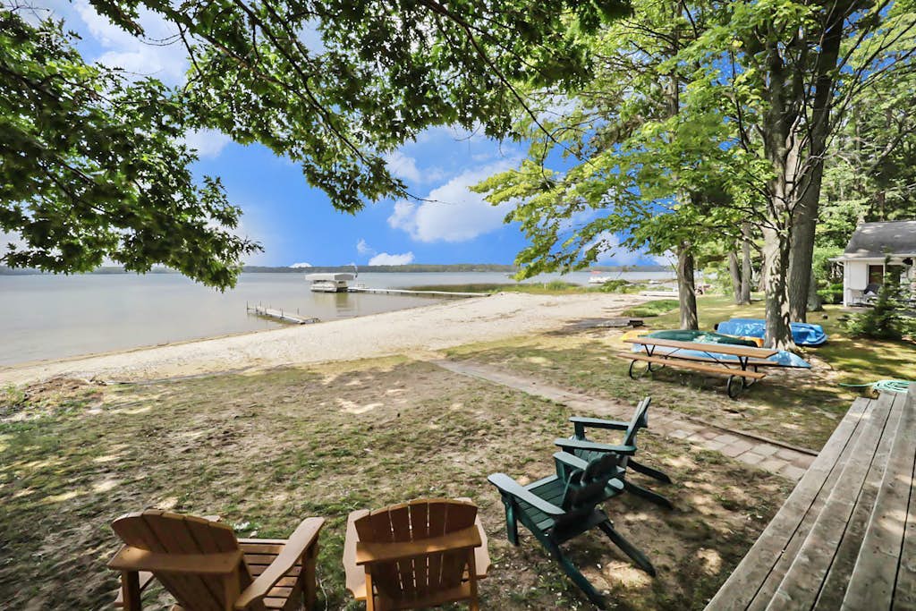 The Summer Cabin | Lakefront house in Interlochen with private beach access