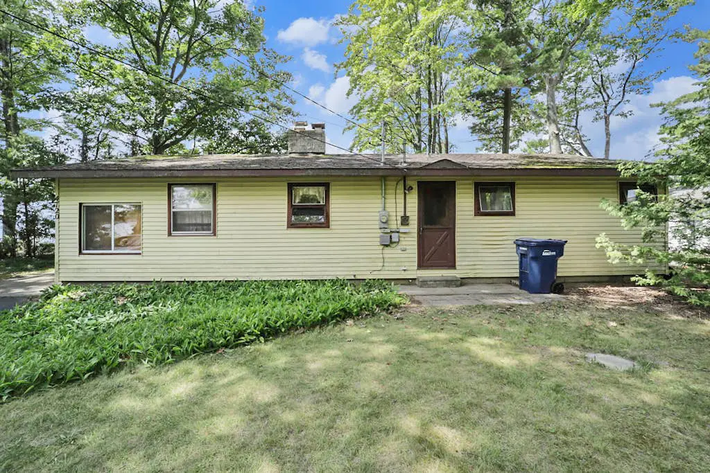 The Summer Cabin