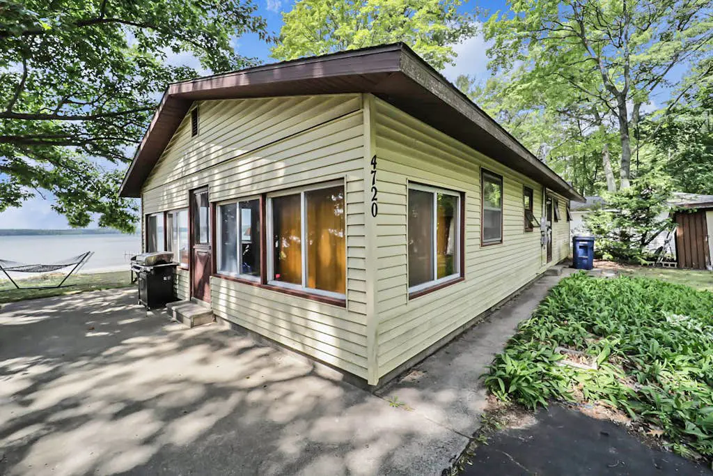 The Summer Cabin