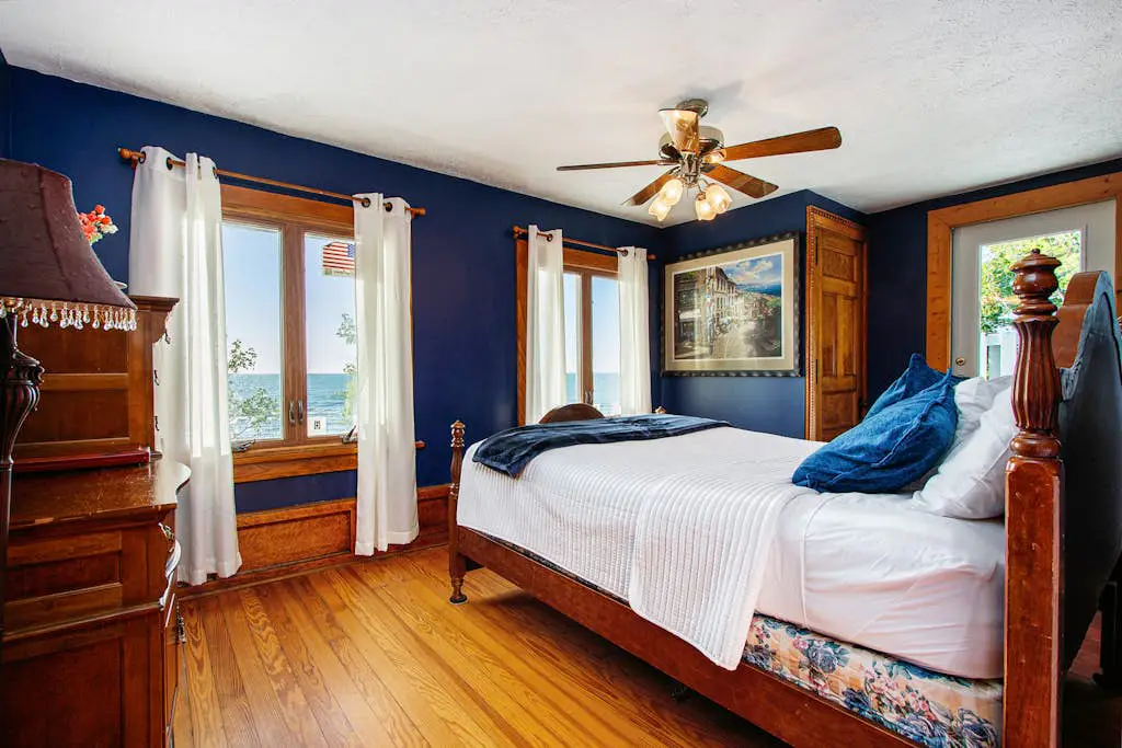 Lake Michigan Retreat- Upper Duplex