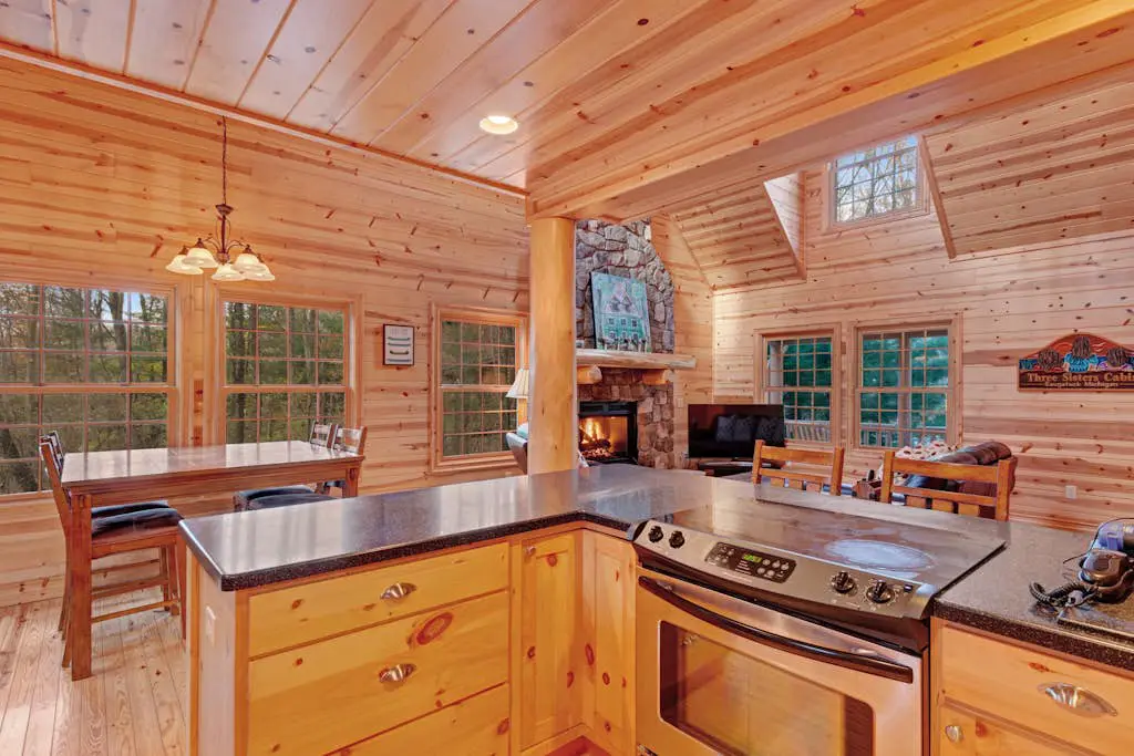 Kingfisher Cove Cabin 28
