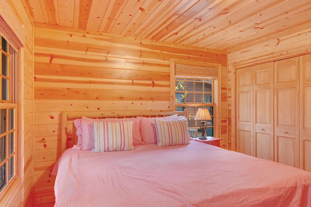 Kingfisher Cove Cabin 28