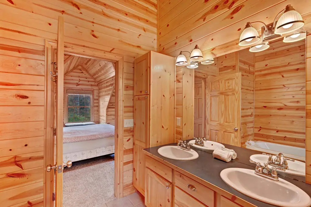 Kingfisher Cove Cabin 28