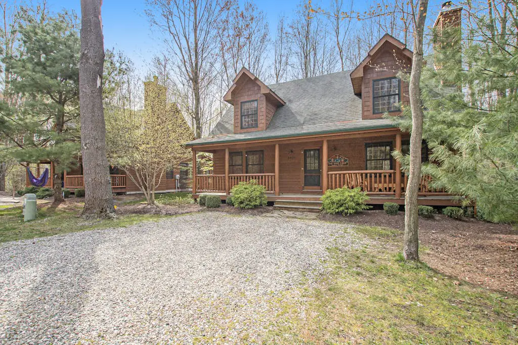 Kingfisher Cove Cabin 28