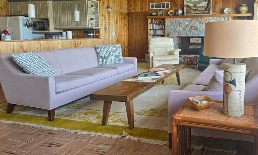 Spacious vacation gem on Crystal Lake w/gas fireplace, WiFi, central AC, firepit