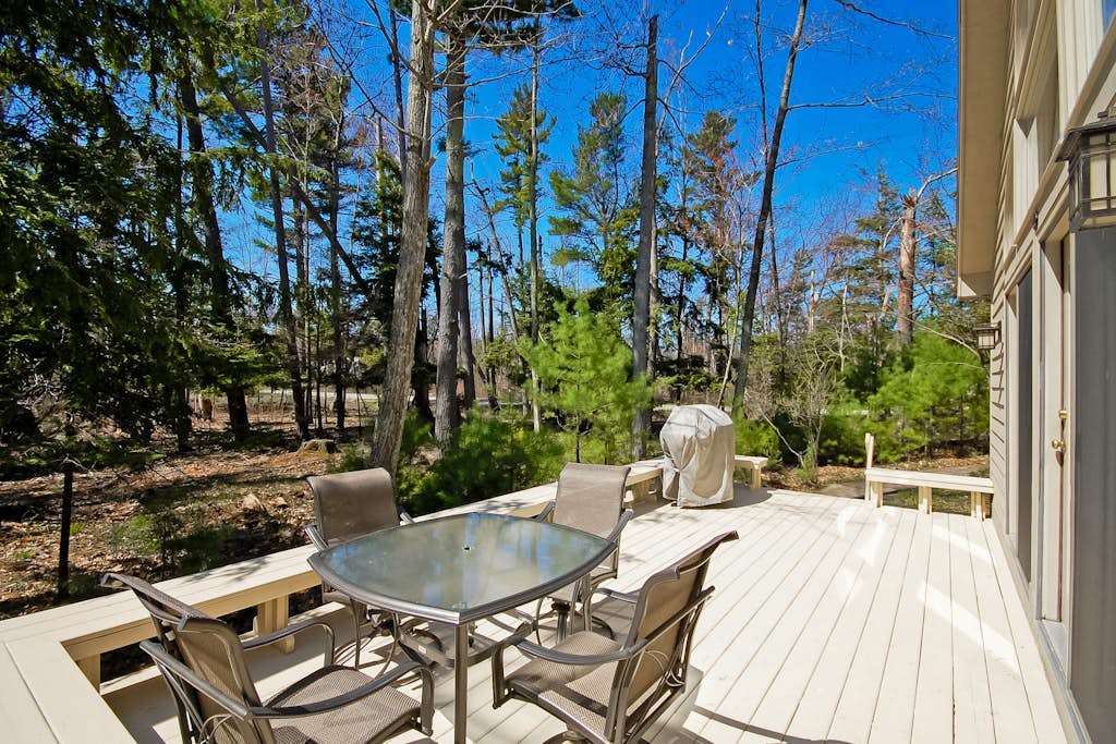 Dog-friendly home near the lake with a deck, fireplace, washer/dryer