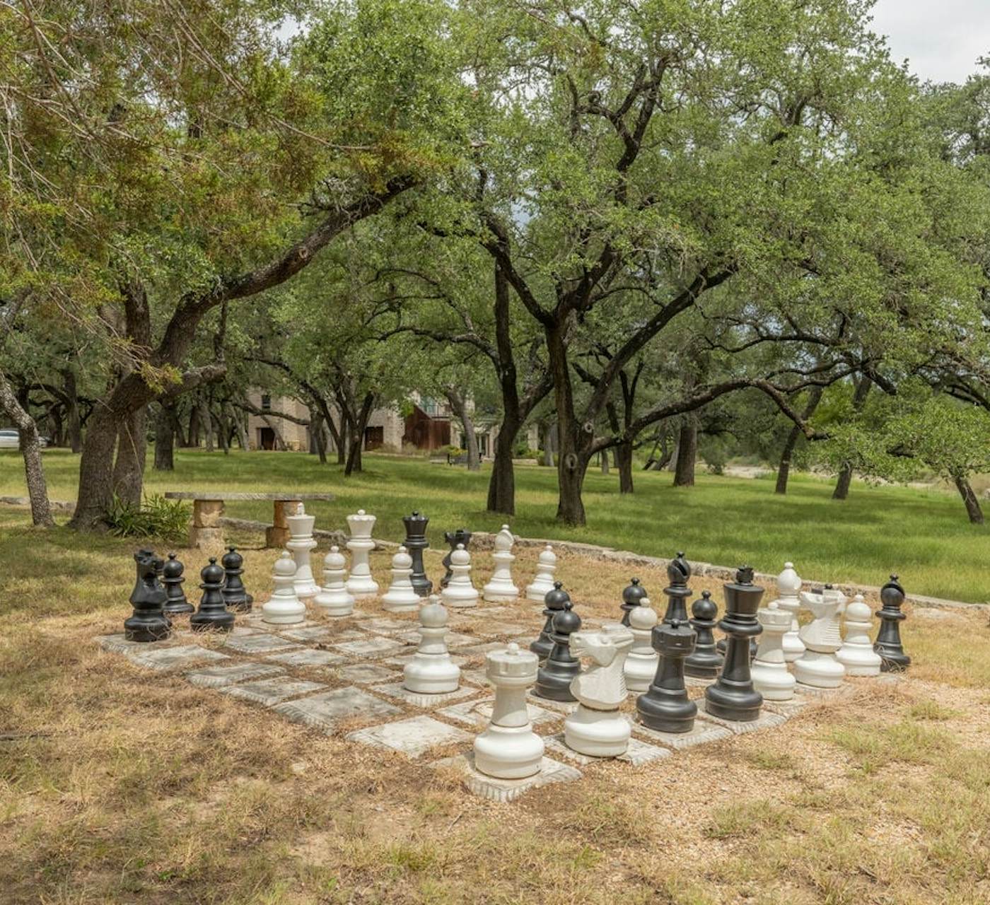 Triple 3 Ranch | Pool, Tennis & Pickleball Retreat