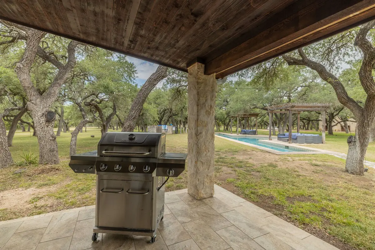 Triple 3 Ranch | Pool, Tennis & Pickleball Retreat