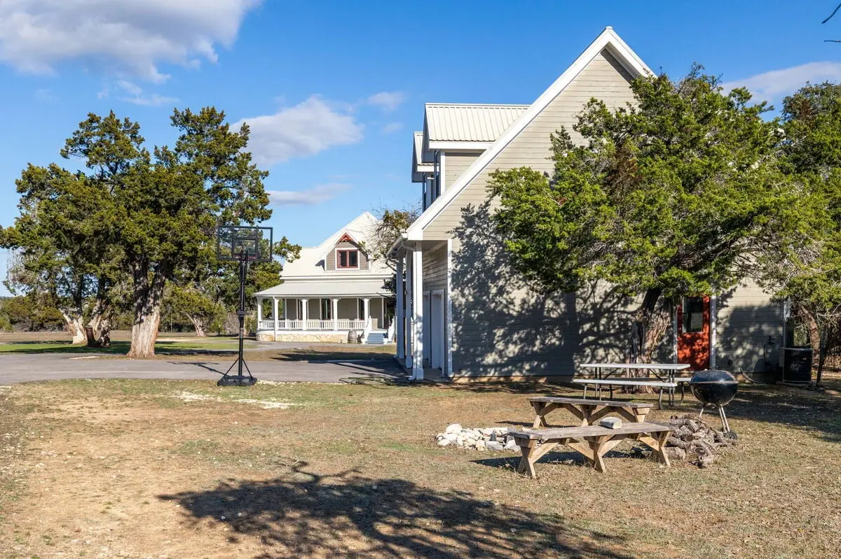 Unique Victorian Estate - The Llama Ranch