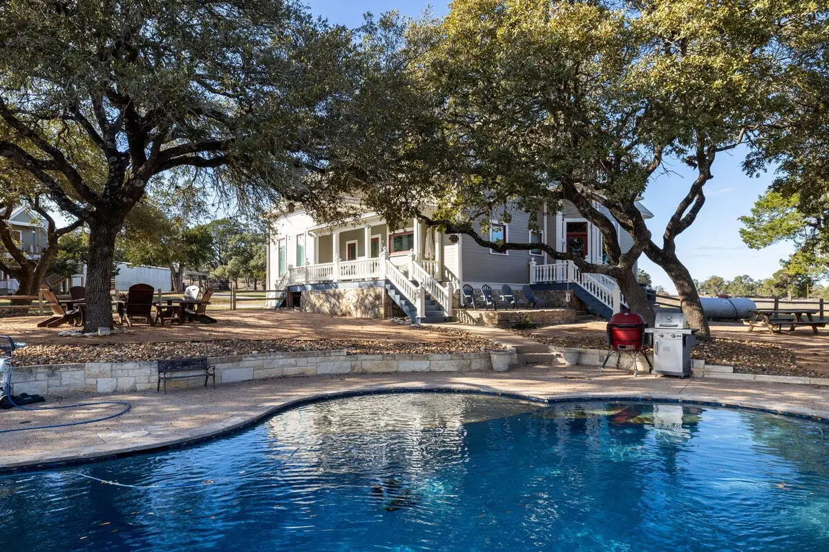 Unique Victorian Home in Llama Ranch