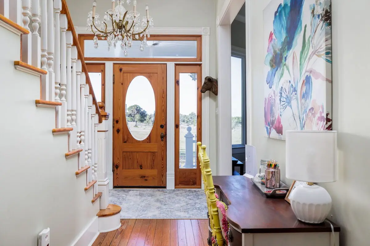 Unique Victorian Home in Llama Ranch
