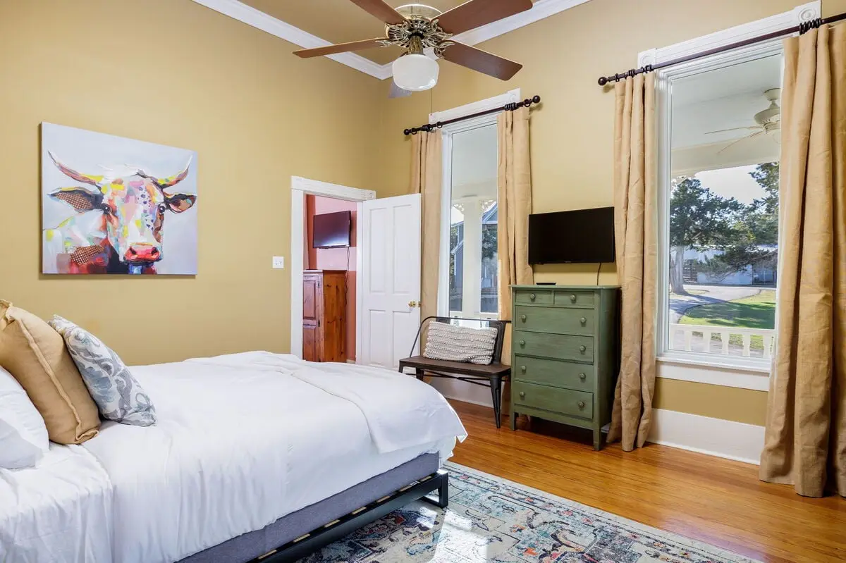 Unique Victorian Home in Llama Ranch